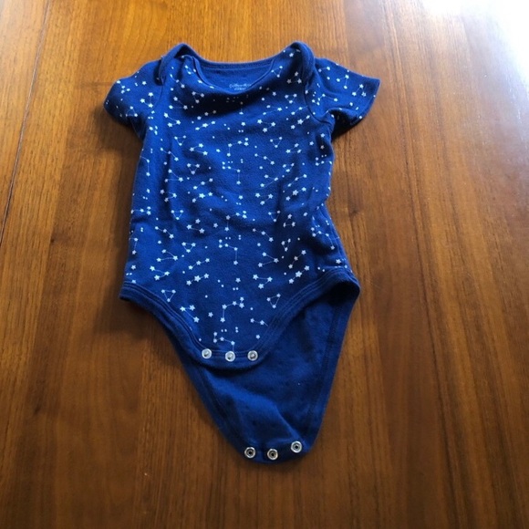 HUGE Bundle - Boys 6-9M - Onesies, Footed Pajamas, and Rompers - Picture 6 of 9